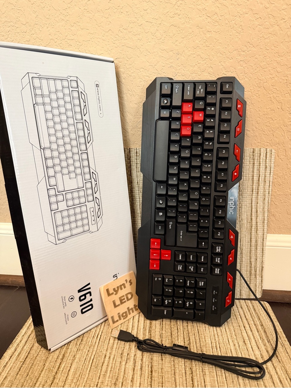 Gaming Keyboard with Red Accent Keys wired USB